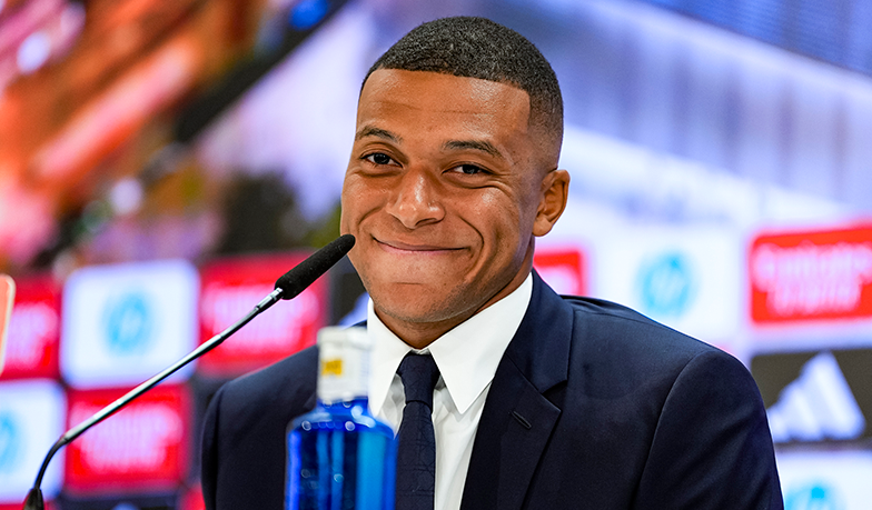 Foto: MARCA: Na ten moment Mbappé nie musi przechodzić operacji nosa